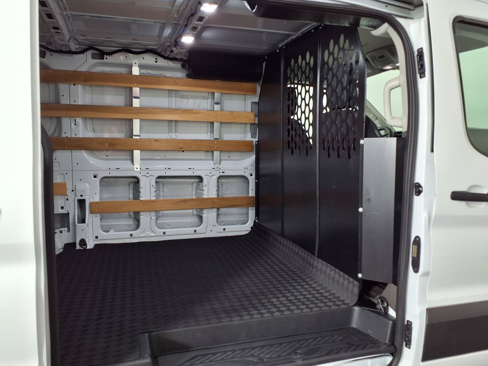 2025 Ford Transit-250 T-250 130" Low Rf 9070 GVWR RWD