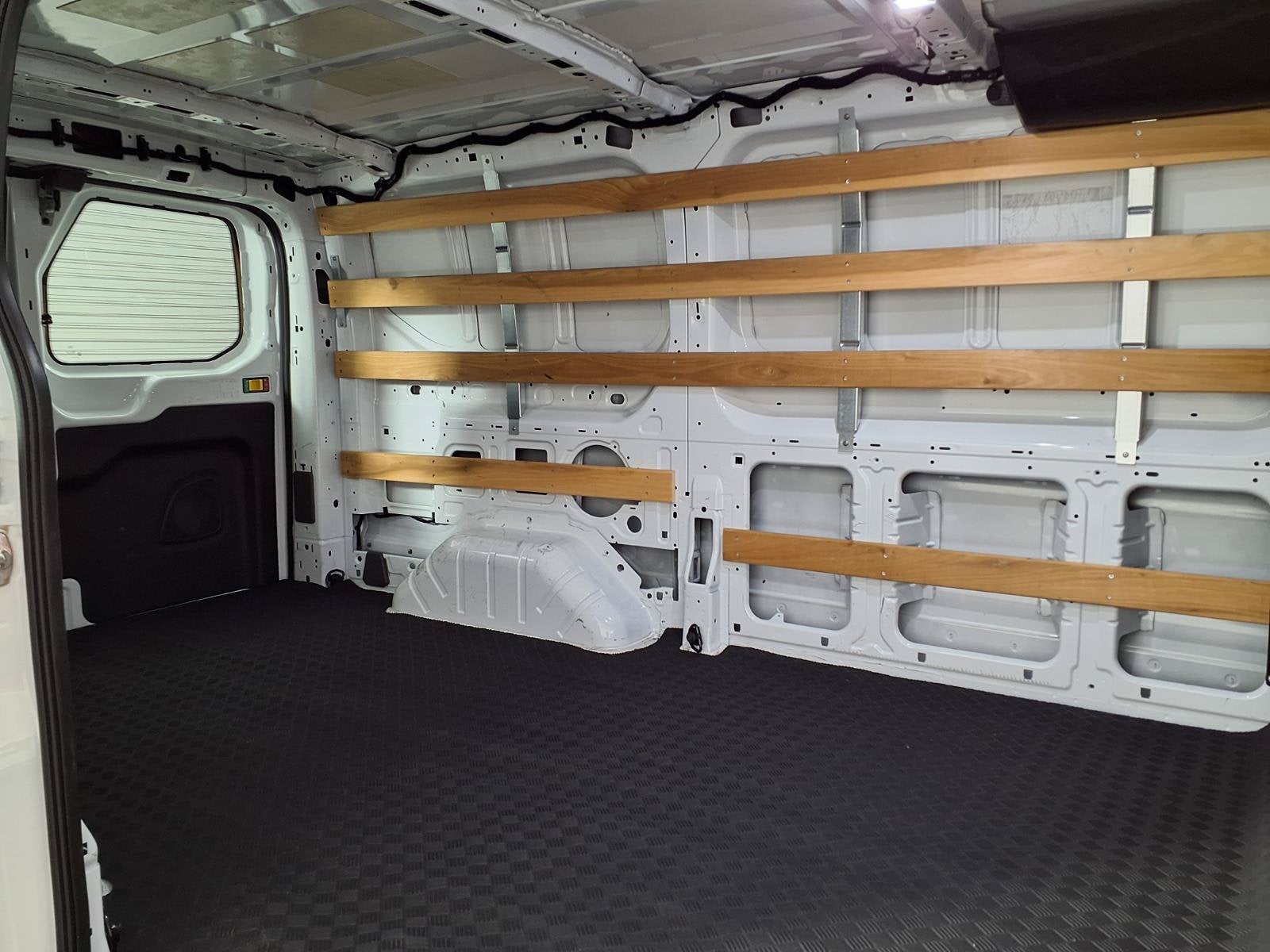 2025 Ford Transit-250 T-250 130" Low Rf 9070 GVWR RWD