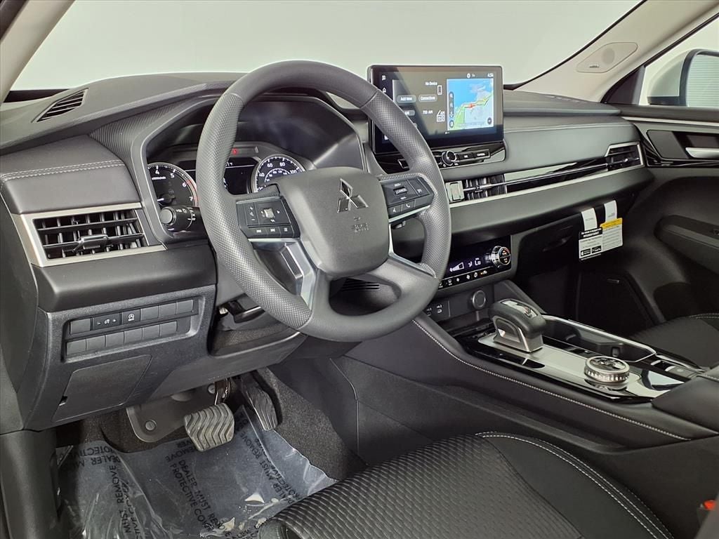 2026 Mitsubishi Outlander ES