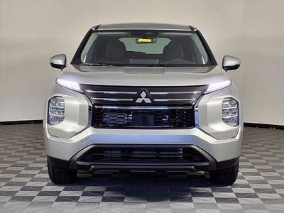 2026 Mitsubishi Outlander ES