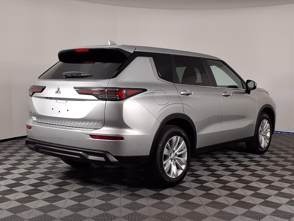 2026 Mitsubishi Outlander ES
