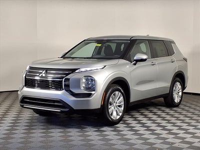 2026 Mitsubishi Outlander ES