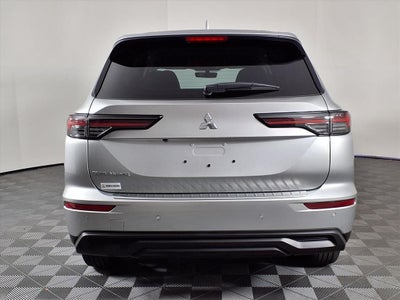 2026 Mitsubishi Outlander ES
