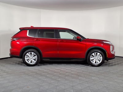 2026 Mitsubishi Outlander ES