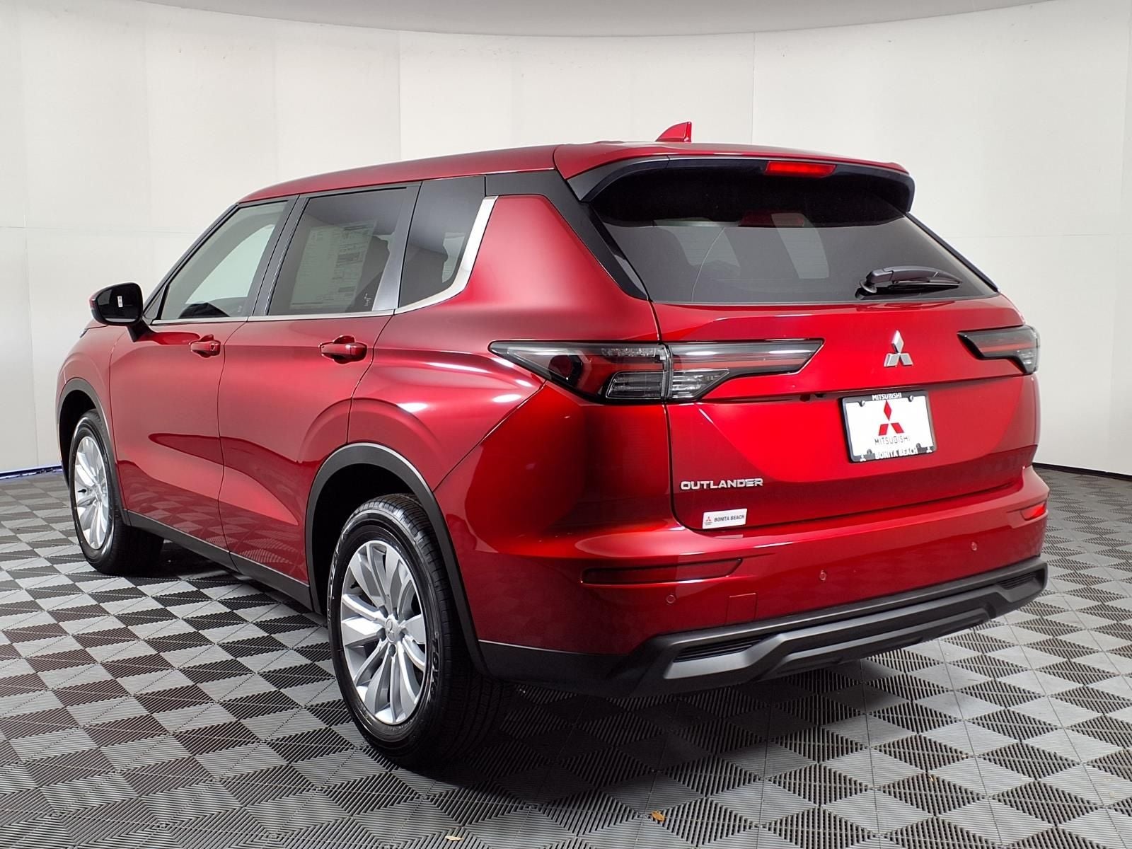 2026 Mitsubishi Outlander ES