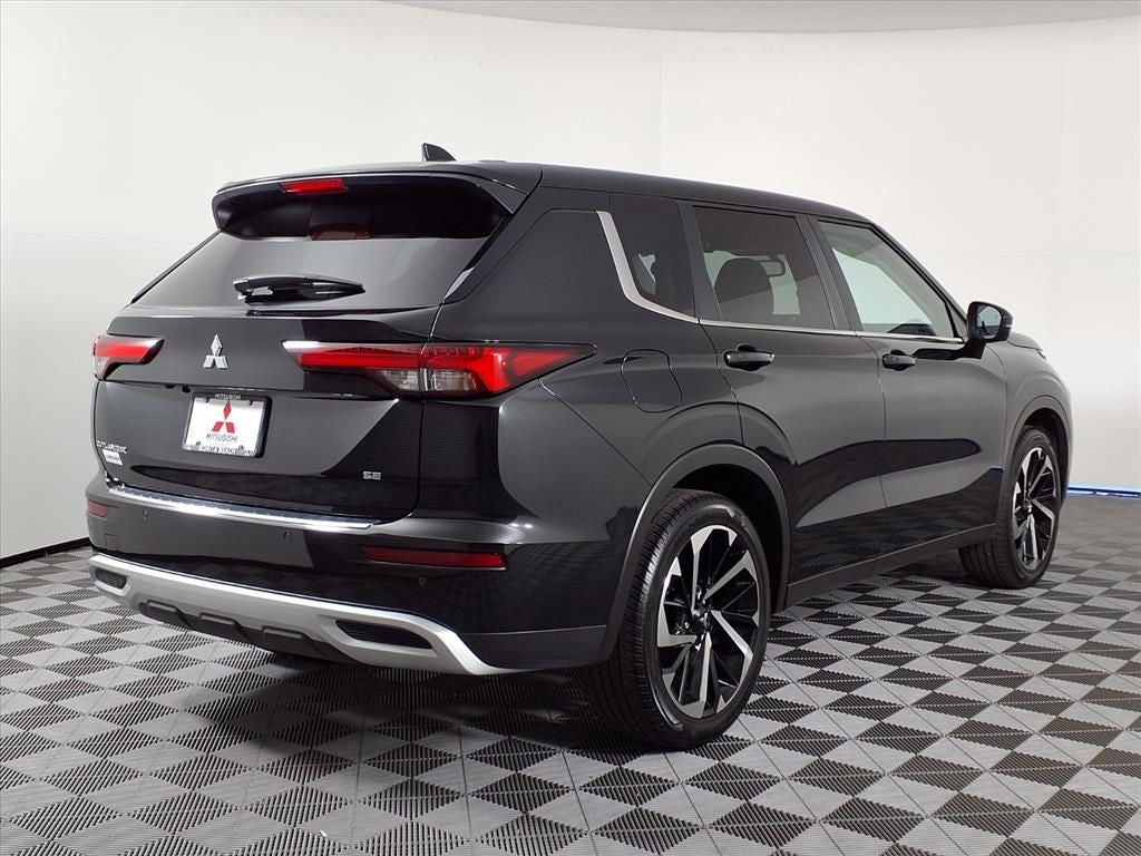 2024 Mitsubishi Outlander SE