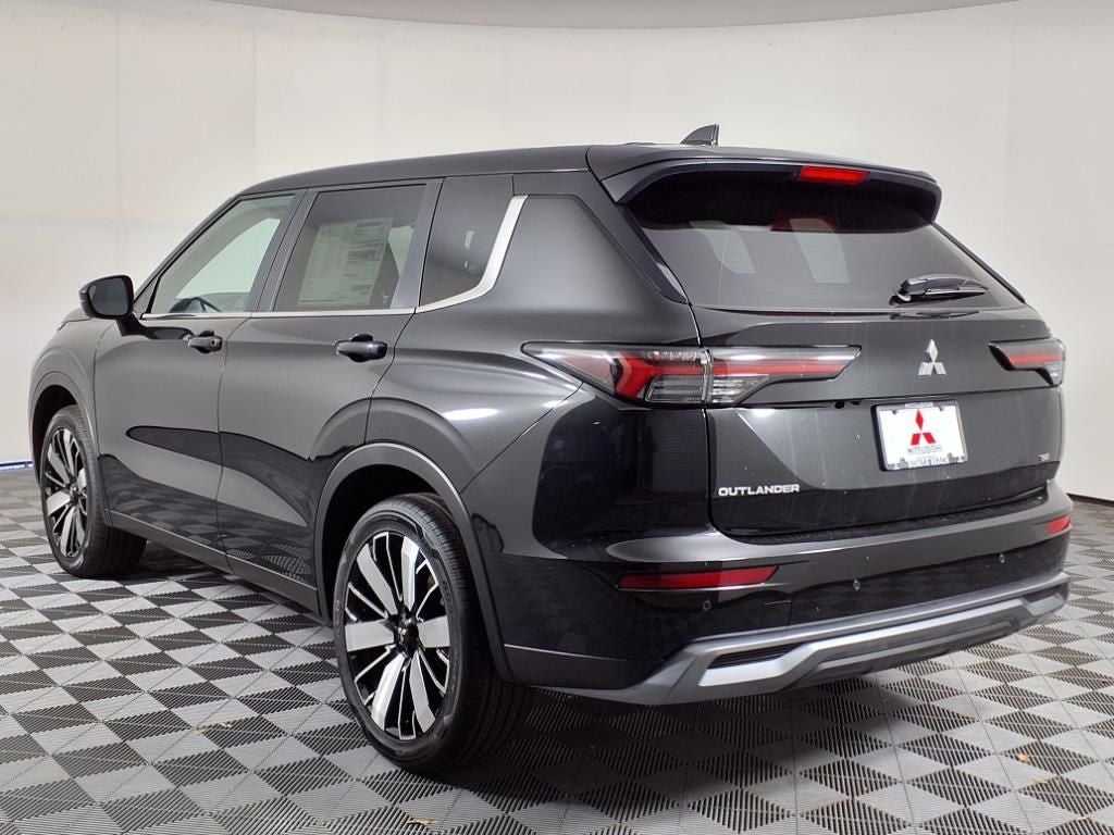2025 Mitsubishi Outlander SE