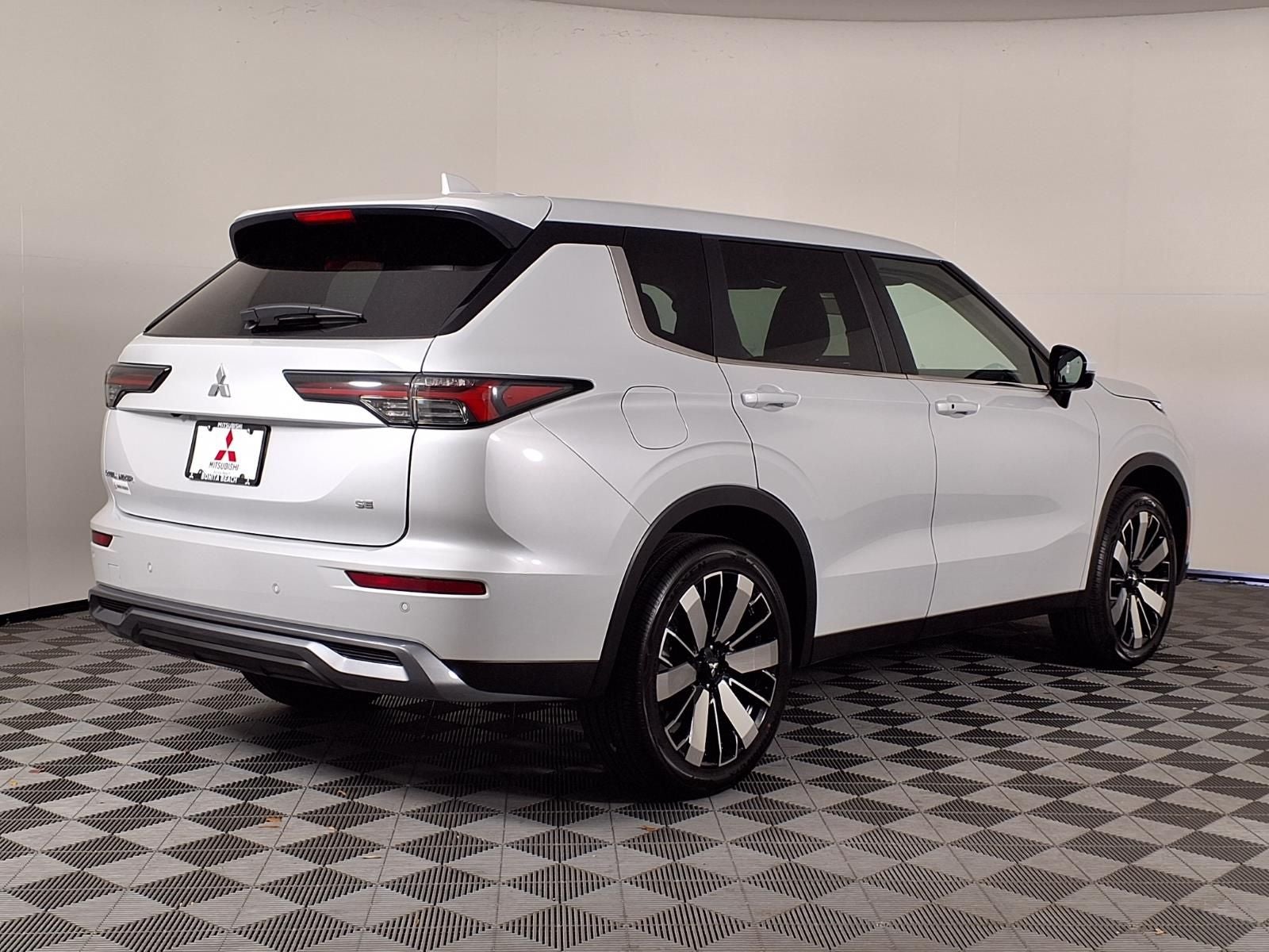 2026 Mitsubishi Outlander SE