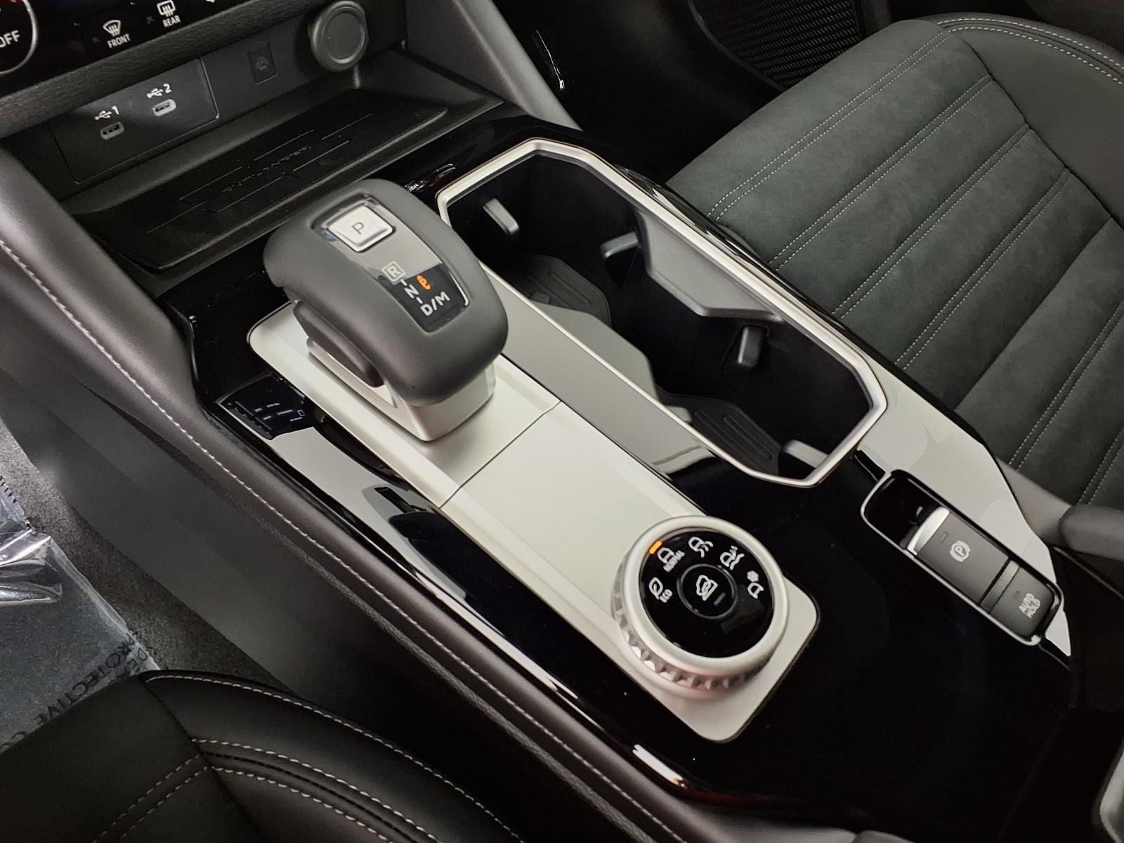 2026 Mitsubishi Outlander LE