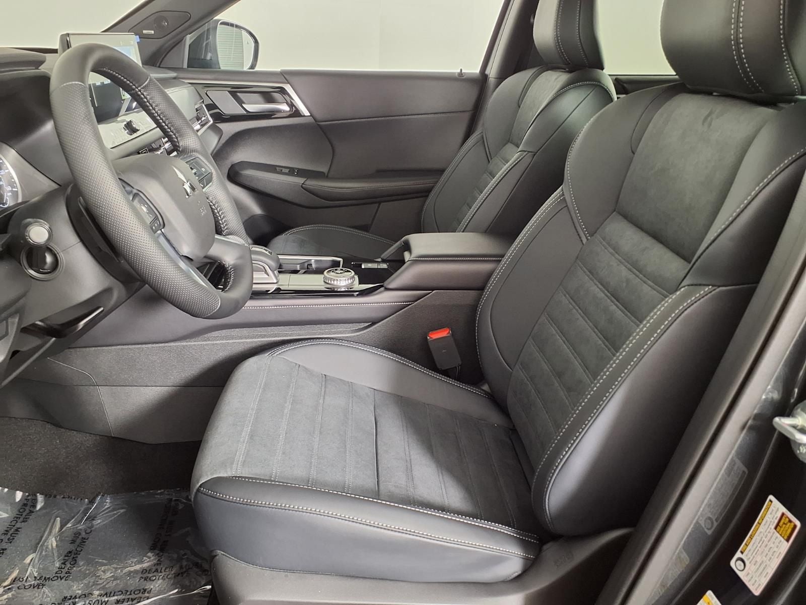 2026 Mitsubishi Outlander LE