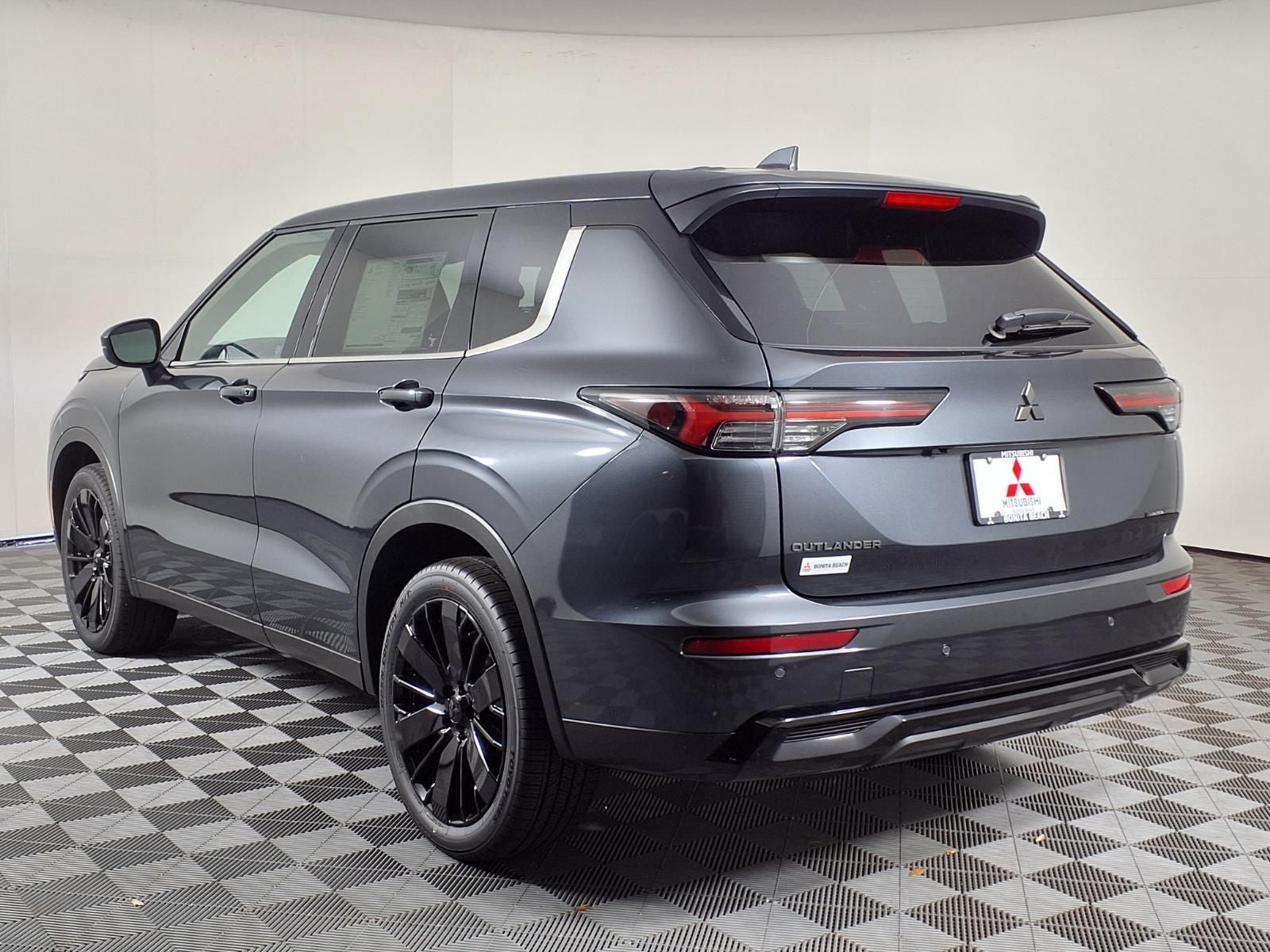 2026 Mitsubishi Outlander LE