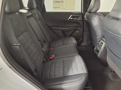 2026 Mitsubishi Outlander SE