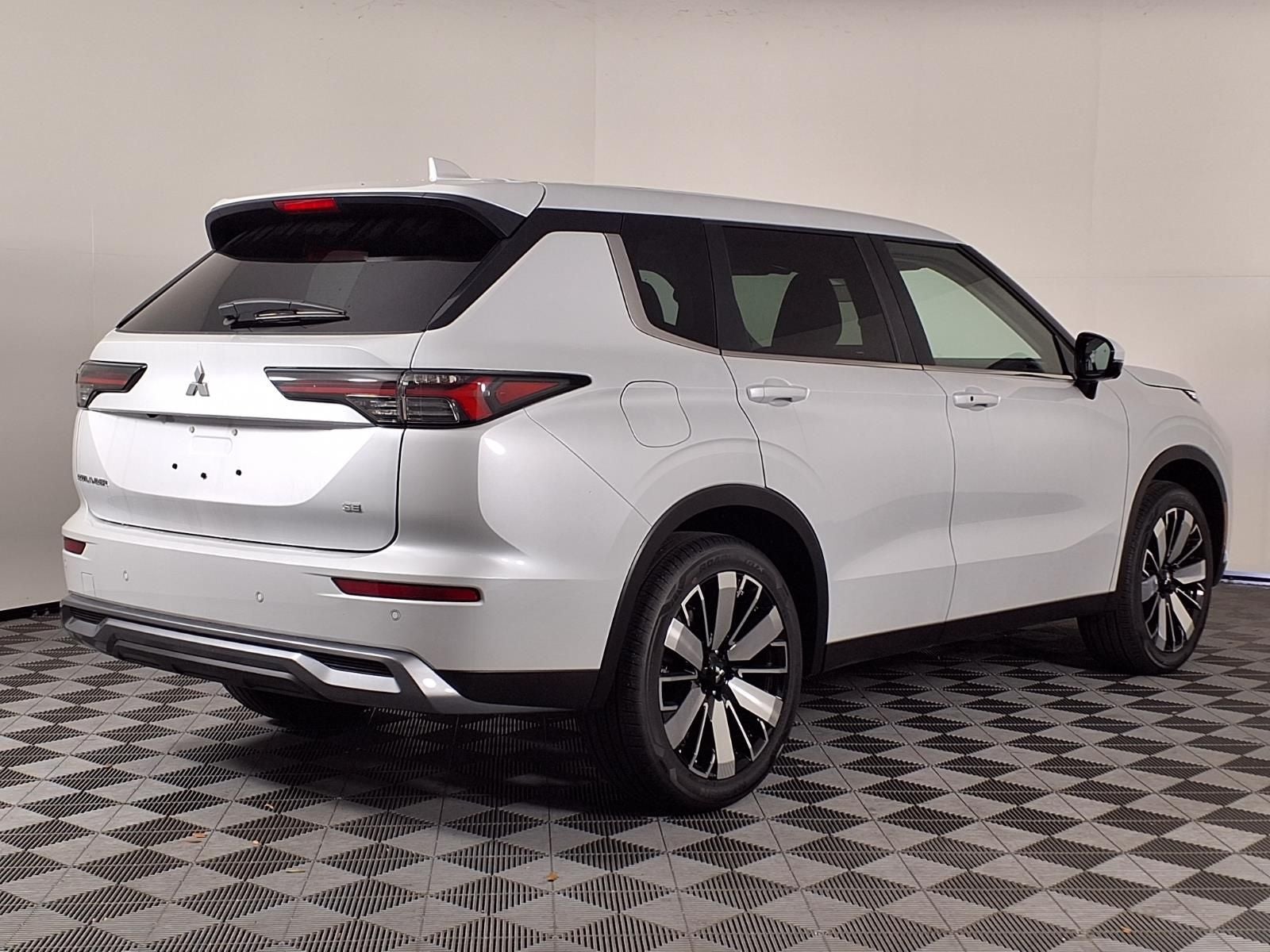2026 Mitsubishi Outlander SE