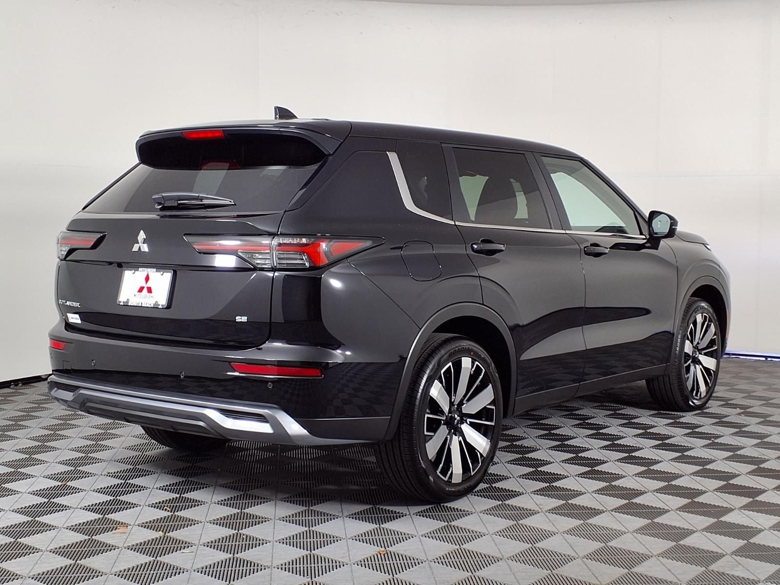 2026 Mitsubishi Outlander SE
