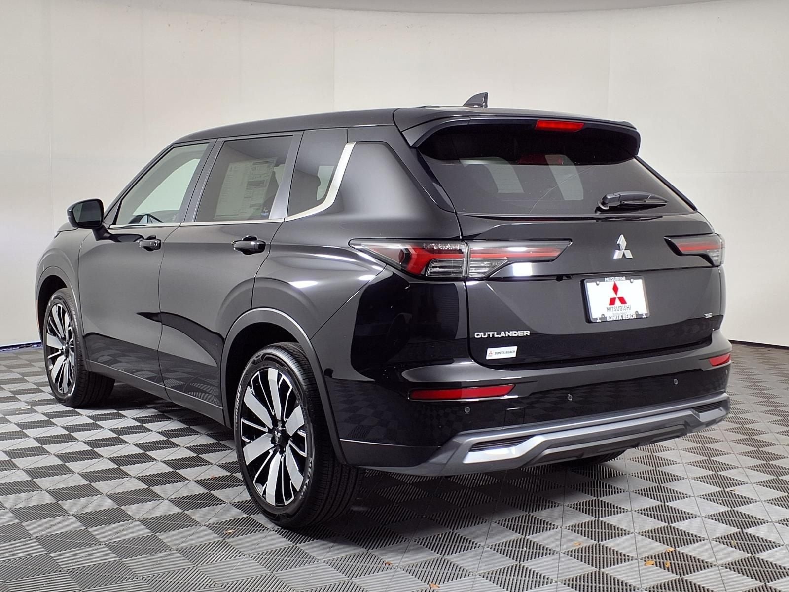 2026 Mitsubishi Outlander SE