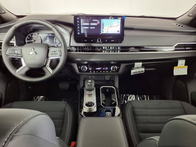 2026 Mitsubishi Outlander LE