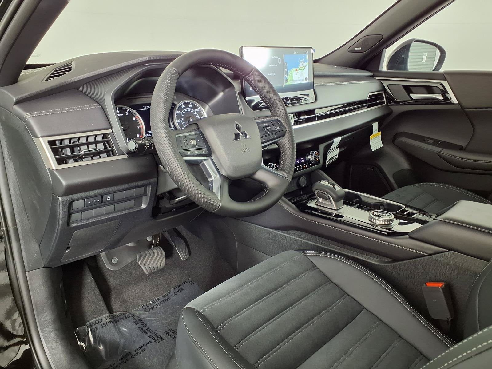 2026 Mitsubishi Outlander LE