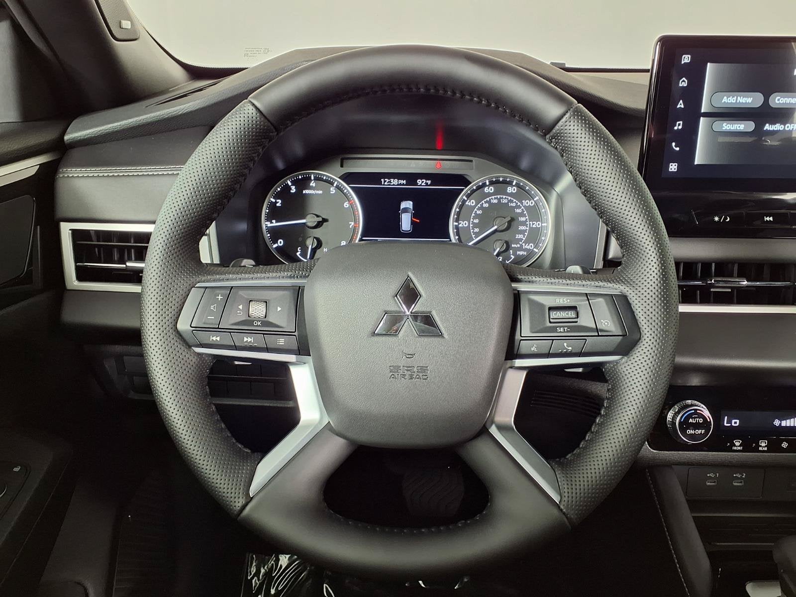 2026 Mitsubishi Outlander LE