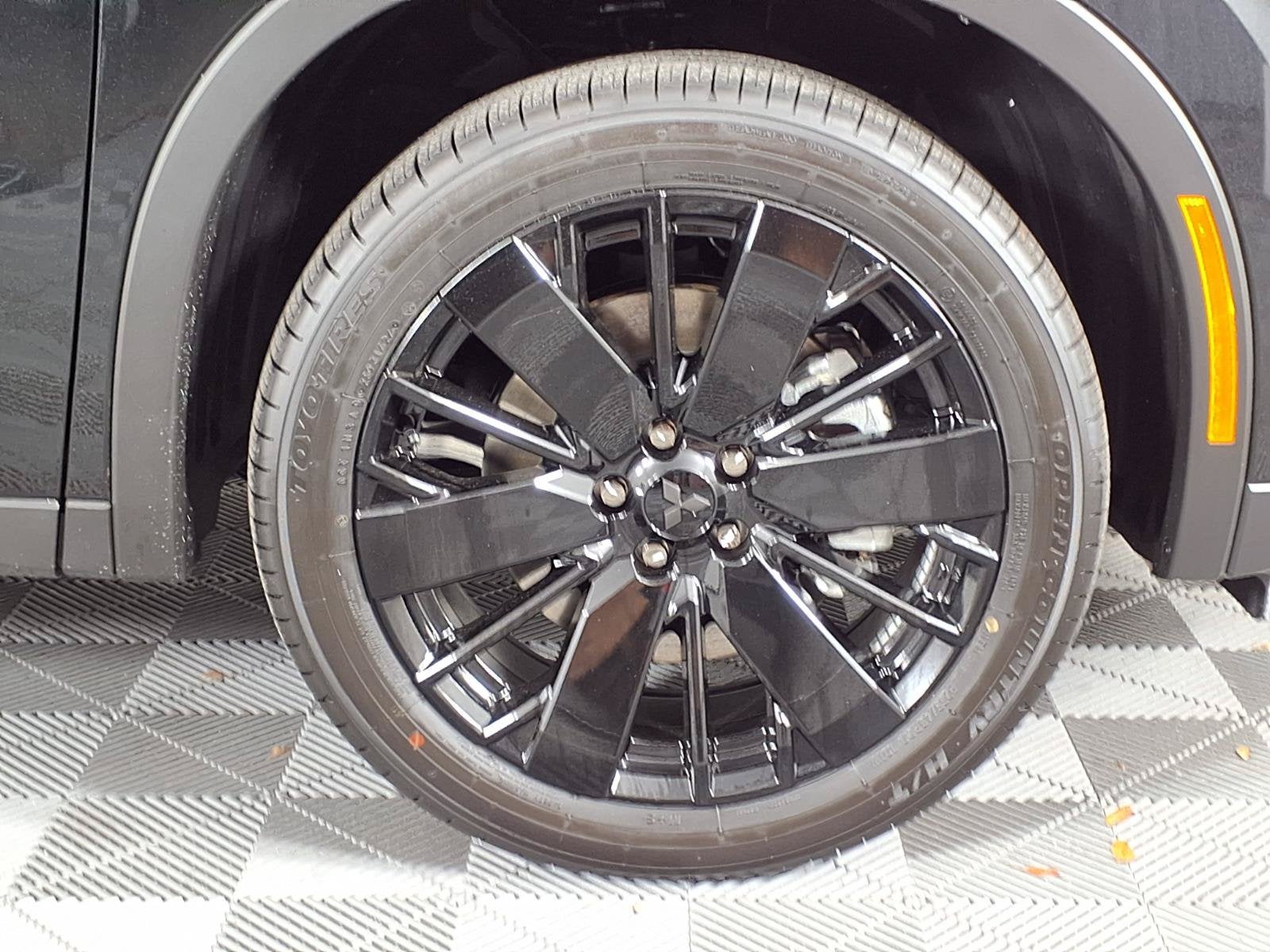 2026 Mitsubishi Outlander LE