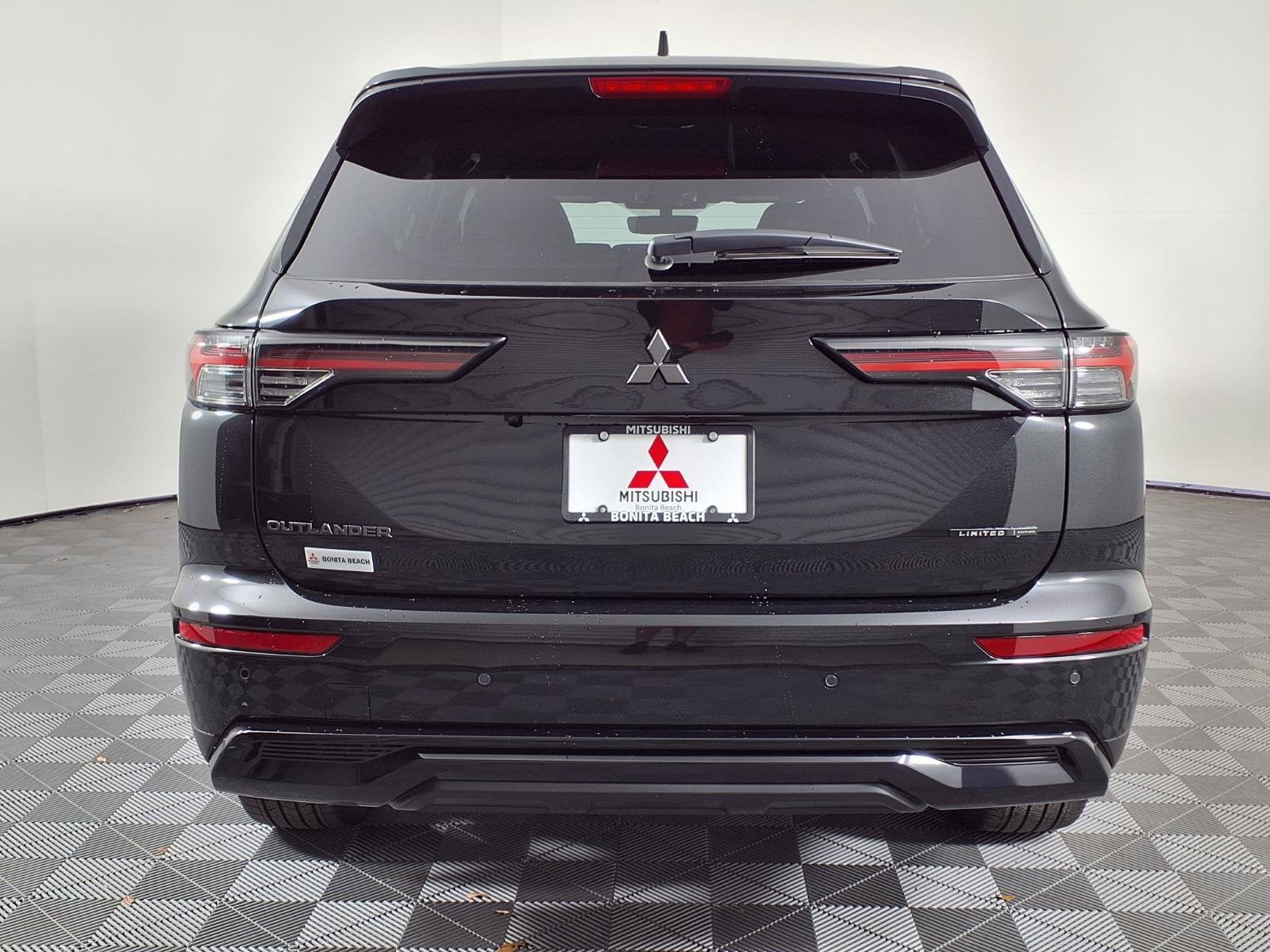 2026 Mitsubishi Outlander LE