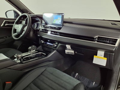 2026 Mitsubishi Outlander LE