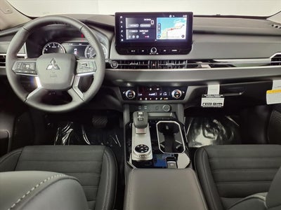 2026 Mitsubishi Outlander SE