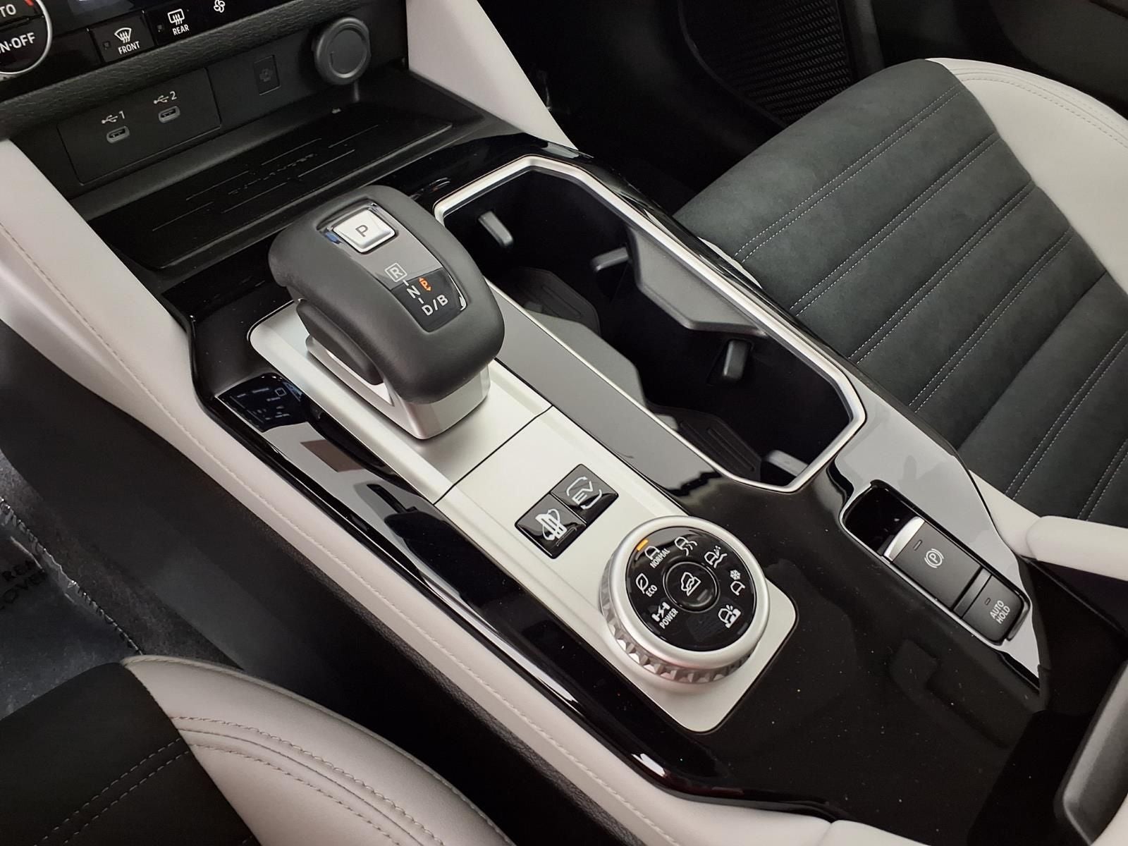 2026 Mitsubishi Outlander PHEV SE