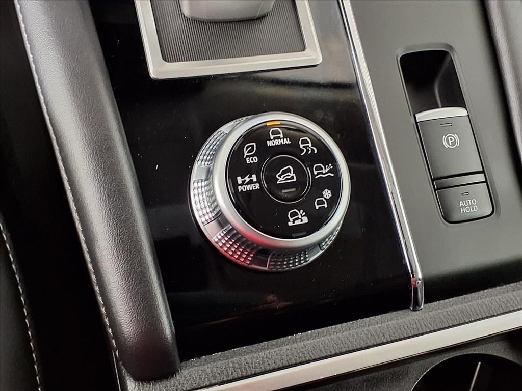 2024 Mitsubishi Outlander PHEV SE