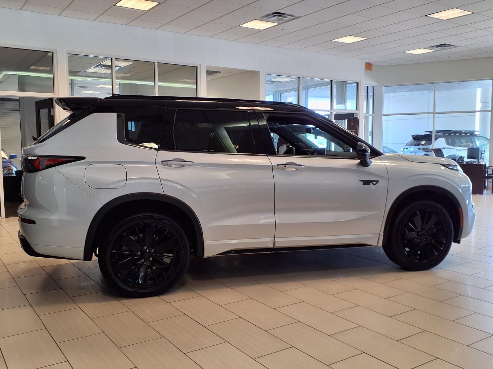 2026 Mitsubishi Outlander PHEV BLACK EDITION