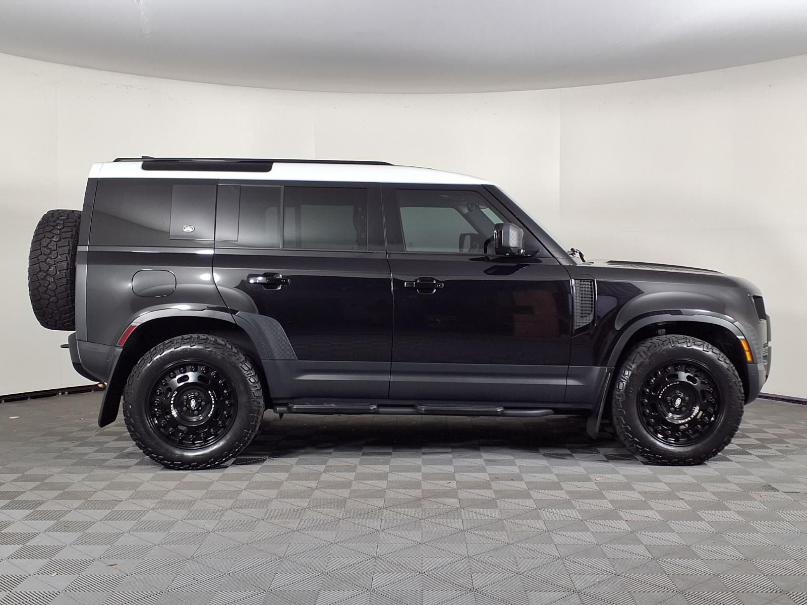 2024 Land Rover Defender 110 S