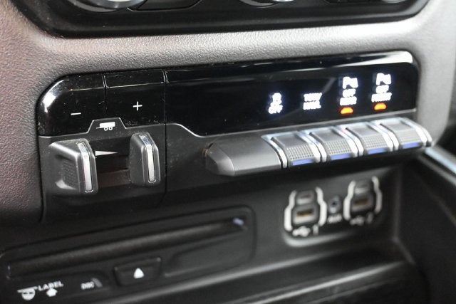2019 RAM 1500 Big Horn/Lone Star Quad Cab 4x4 6'4' Box