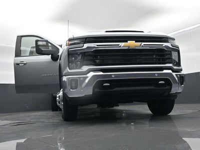 2025 Chevrolet Silverado 3500HD 4WD Crew Cab Long Bed LT