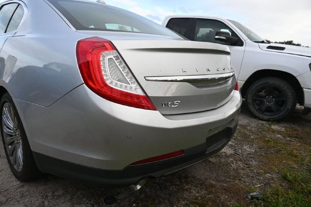 2015 Lincoln MKS Base