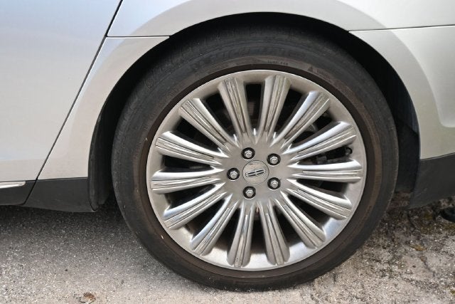 2015 Lincoln MKS Base