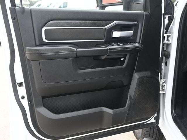 2024 RAM 3500 Chassis Tradesman/SLT/Laramie/Limited