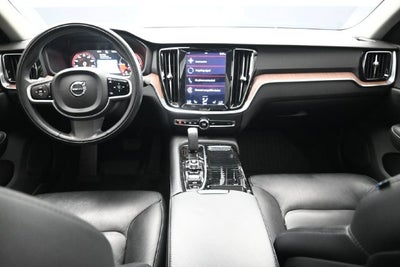 2021 Volvo S60 Recharge Plug-In Hybrid T8 R-Design Expression