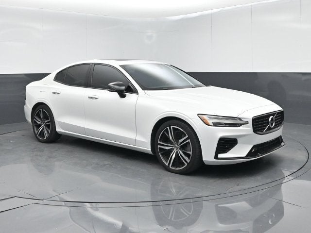 2021 Volvo S60 Recharge Plug-In Hybrid T8 R-Design Expression