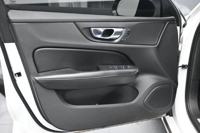2021 Volvo S60 Recharge Plug-In Hybrid T8 R-Design Expression