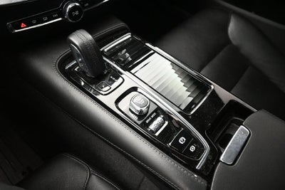 2021 Volvo S60 Recharge Plug-In Hybrid T8 R-Design Expression