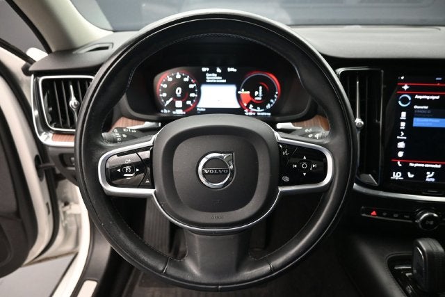 2021 Volvo S60 Recharge Plug-In Hybrid T8 R-Design Expression