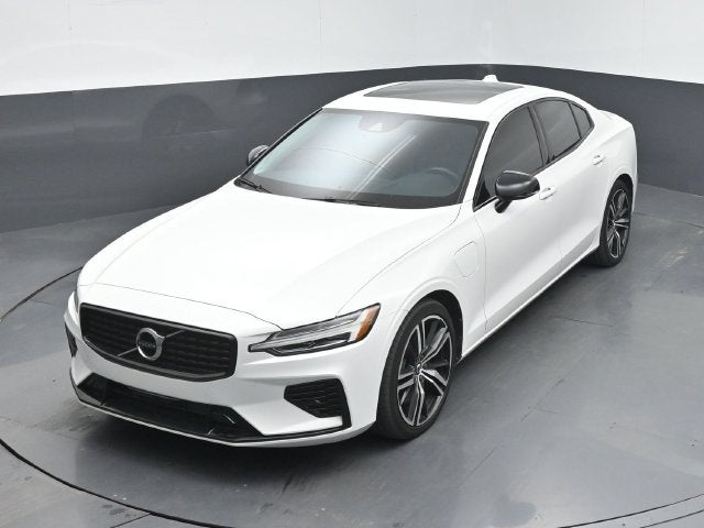 2021 Volvo S60 Recharge Plug-In Hybrid T8 R-Design Expression