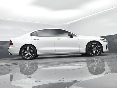 2021 Volvo S60 Recharge Plug-In Hybrid T8 R-Design Expression