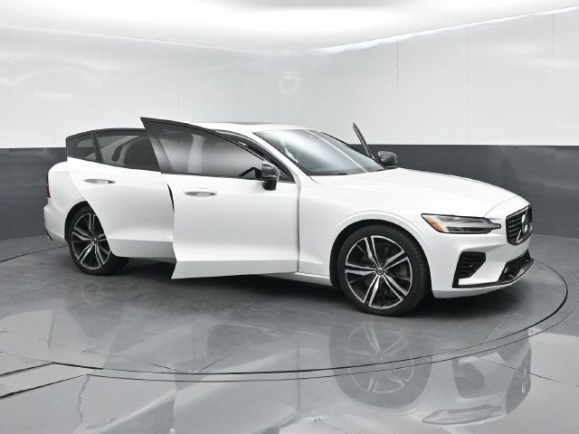 2021 Volvo S60 Recharge Plug-In Hybrid T8 R-Design Expression