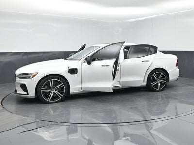 2021 Volvo S60 Recharge Plug-In Hybrid T8 R-Design Expression