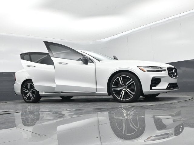 2021 Volvo S60 Recharge Plug-In Hybrid T8 R-Design Expression