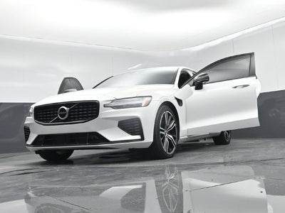 2021 Volvo S60 Recharge Plug-In Hybrid T8 R-Design Expression