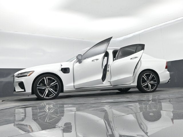 2021 Volvo S60 Recharge Plug-In Hybrid T8 R-Design Expression