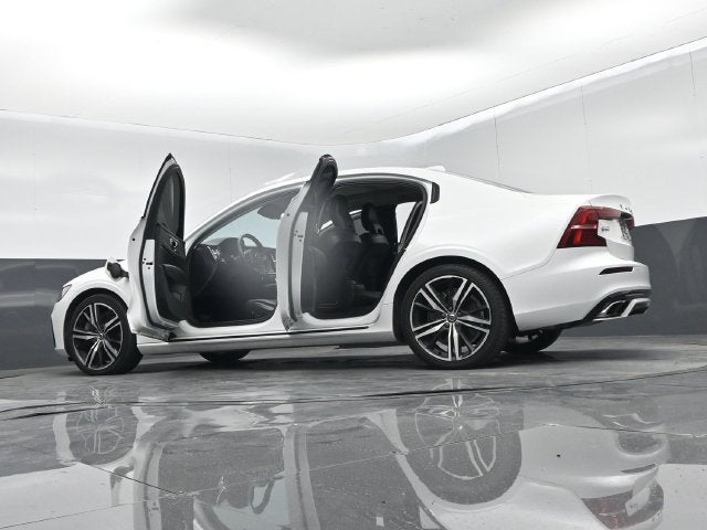 2021 Volvo S60 Recharge Plug-In Hybrid T8 R-Design Expression