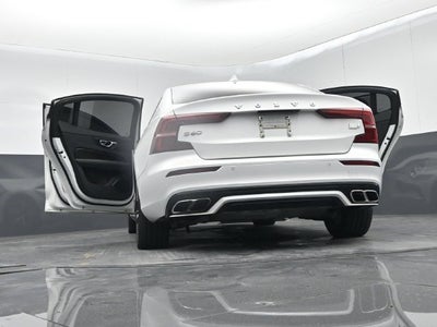 2021 Volvo S60 Recharge Plug-In Hybrid T8 R-Design Expression