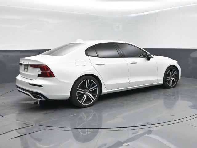2021 Volvo S60 Recharge Plug-In Hybrid T8 R-Design Expression